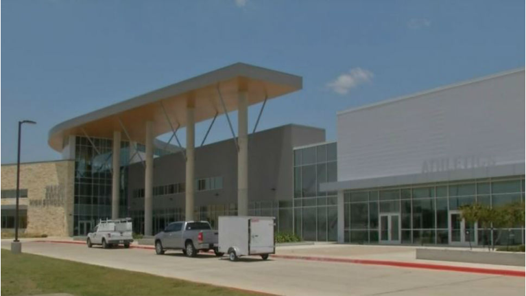 New Manor High School opens with specialized programs