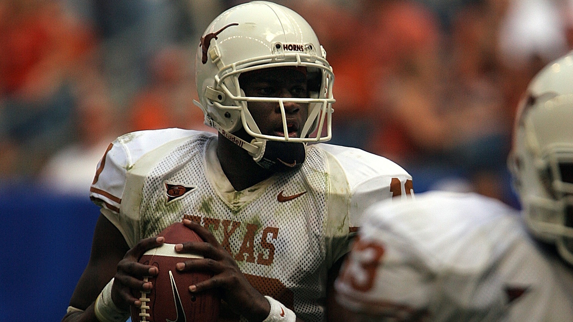 Photo of a UT Longhorn during a game (Pixbay)