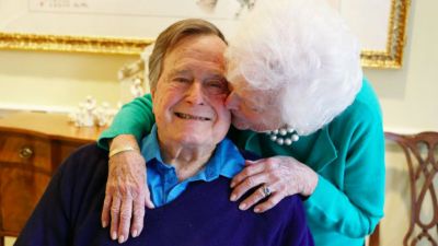 Barbara Bush kisses George H.W.